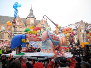 Düsseldorf shows its love for Köln at Carnival